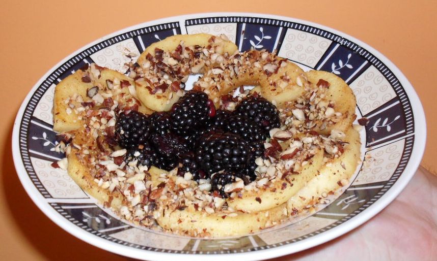 Pržene jabuke s lešnicima