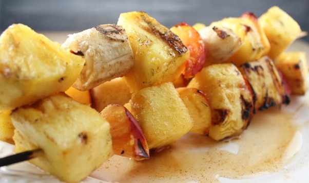 grilovani vocni raznjici