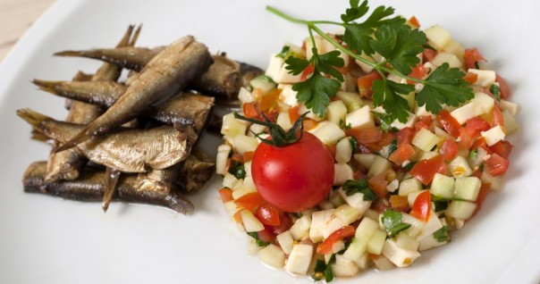 dimljena sardina i sopska salata 2